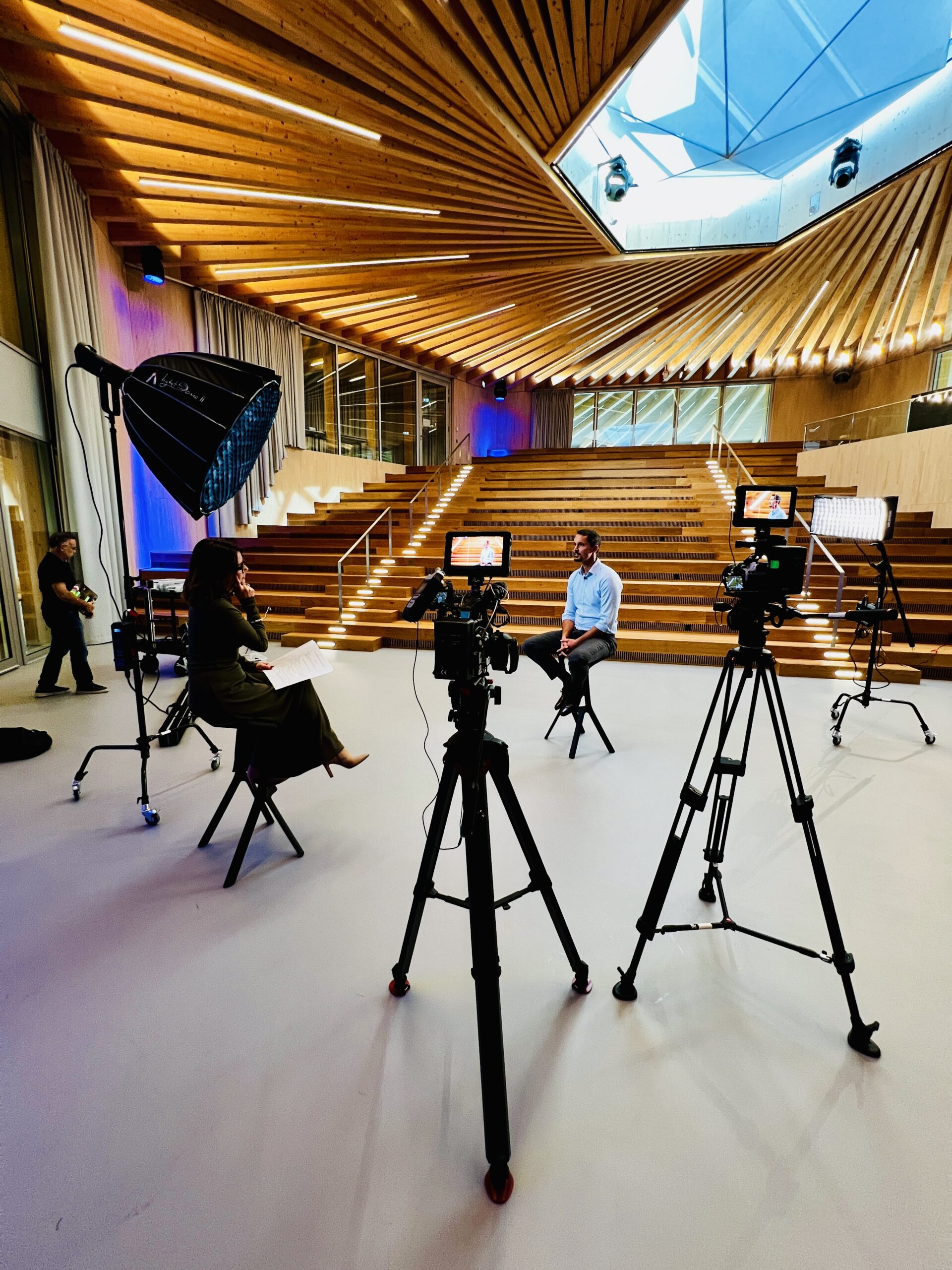 Videoproduktion Interview-Set – Marian Hofmann Videography Professionelles Interview-Set bei einer Videoproduktion